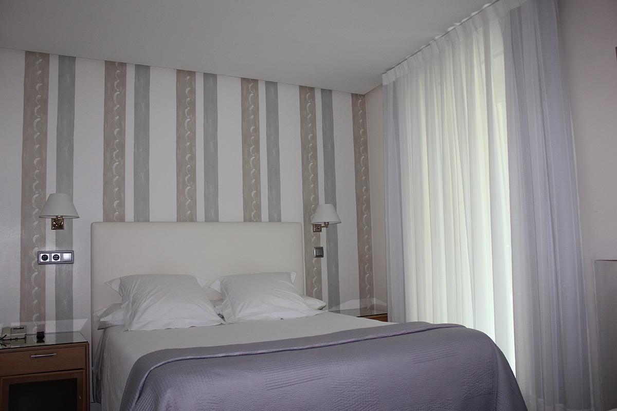 Confección e instalación de cortinas en Hotel Sauce de Zaragoza